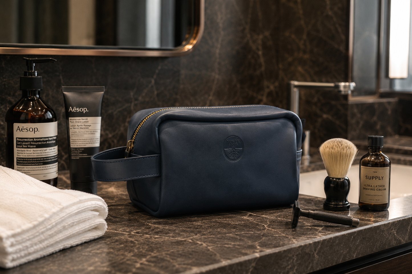 Leather Toiletry bag Hana